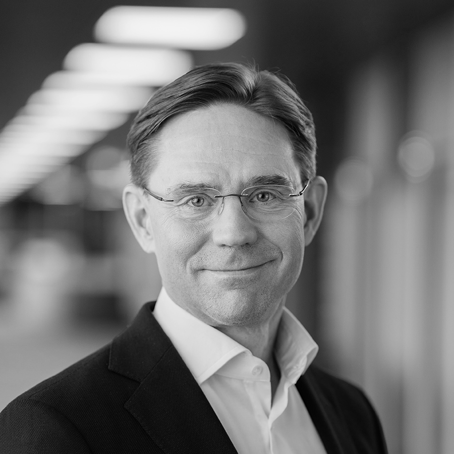 JyrkiKatainen_bw_900x900.jpg